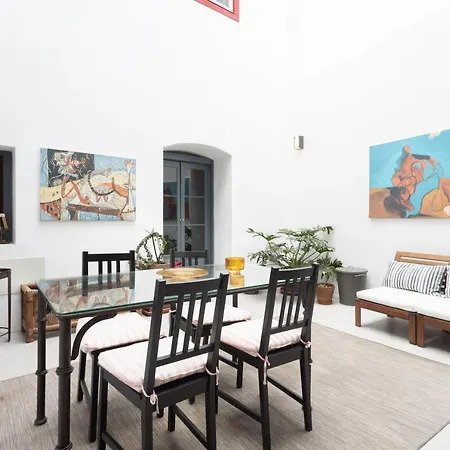 Casa de Férias Home2book Stylish Design House In Center *